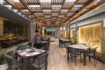 هتل Crowne Plaza New Delhi Mayur Vihar Noida, An Ihg