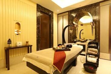 هتل Crowne Plaza New Delhi Mayur Vihar Noida, An Ihg