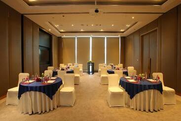 هتل Crowne Plaza New Delhi Mayur Vihar Noida, An Ihg
