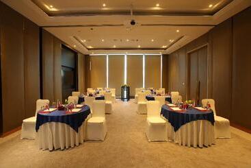هتل Crowne Plaza New Delhi Mayur Vihar Noida, An Ihg