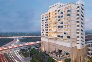 هتل Crowne Plaza New Delhi Mayur Vihar Noida, An Ihg