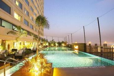هتل Crowne Plaza New Delhi Mayur Vihar Noida, An Ihg