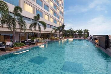 هتل Crowne Plaza New Delhi Mayur Vihar Noida, An Ihg