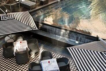Davinci Hotel On Nelson Mandela Square
