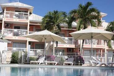 هتل Diamant Beach