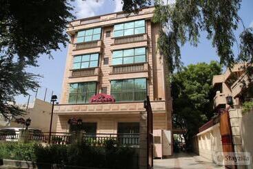 Hotel Emarald