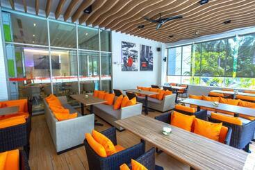 Harris Hotel And Conventions Kelapa Gading Jakarta