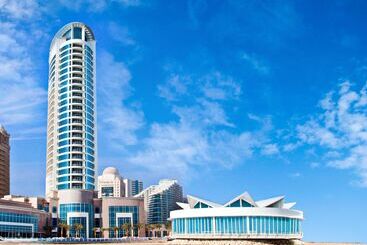 هتل Hilton Doha