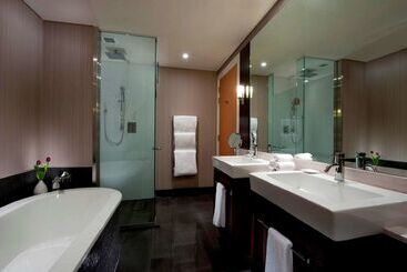 בית מלון כפרי Hilton Queenstown Resort & Spa