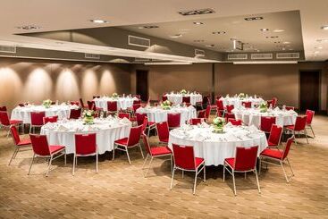בית מלון כפרי Hilton Queenstown Resort & Spa
