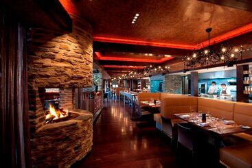 בית מלון כפרי Hilton Queenstown Resort & Spa
