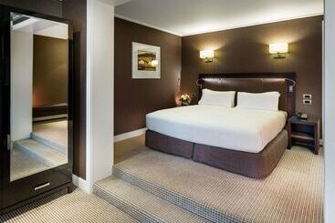 בית מלון כפרי Hilton Queenstown Resort & Spa