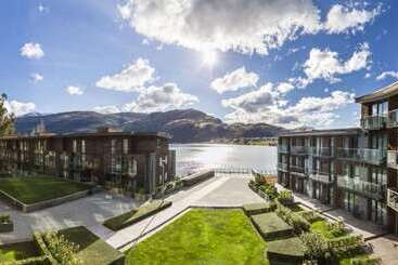 בית מלון כפרי Hilton Queenstown Resort & Spa