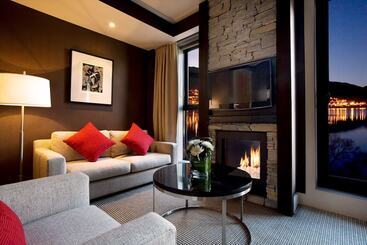 בית מלון כפרי Hilton Queenstown Resort & Spa