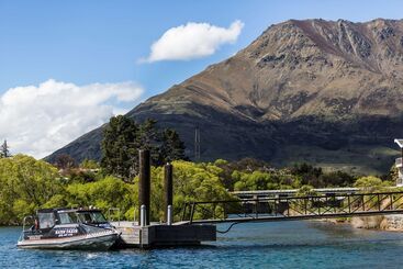 בית מלון כפרי Hilton Queenstown Resort & Spa