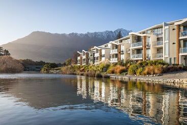 בית מלון כפרי Hilton Queenstown Resort & Spa