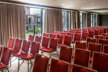 בית מלון כפרי Hilton Queenstown Resort & Spa