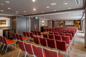 בית מלון כפרי Hilton Queenstown Resort & Spa