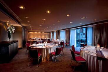 בית מלון כפרי Hilton Queenstown Resort & Spa