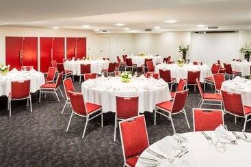 בית מלון כפרי Hilton Queenstown Resort & Spa