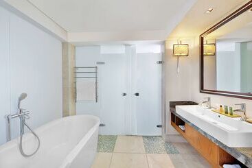 هتل Hilton Windhoek