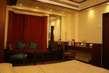 هتل Karl Residency