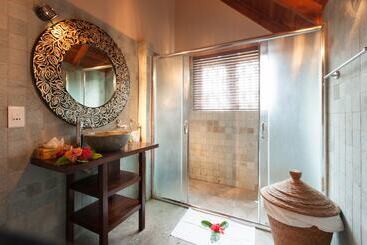 هتل Le Relax Beach House   La Digue
