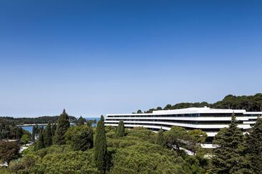 Lone Hotel By Maistra Collection