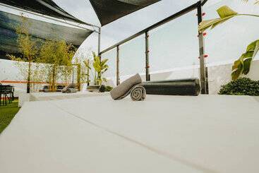 هتل Malaga Nostrum Airport