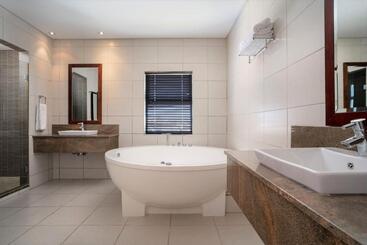 Premier Hotel East London Icc