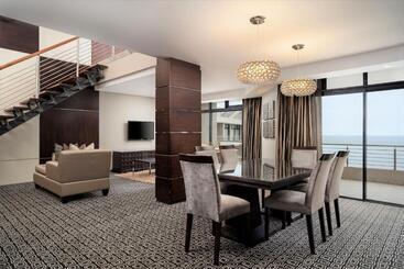 Premier Hotel East London Icc