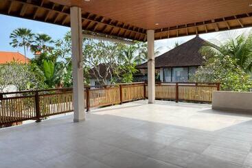 هتل Putri Ayu Cottages