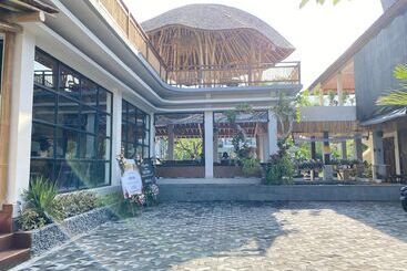 هتل Putri Ayu Cottages