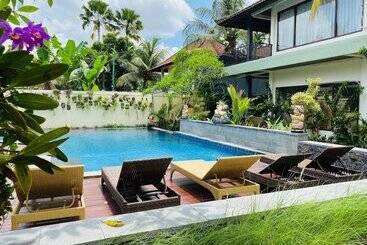 هتل Putri Ayu Cottages