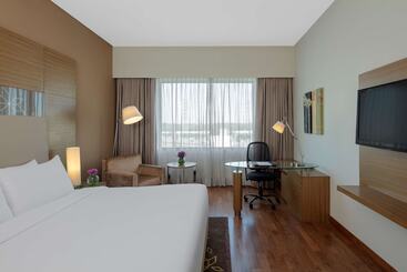 هتل Radisson Gurugram Udyog Vihar