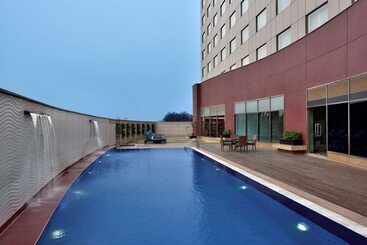 هتل Radisson Gurugram Udyog Vihar