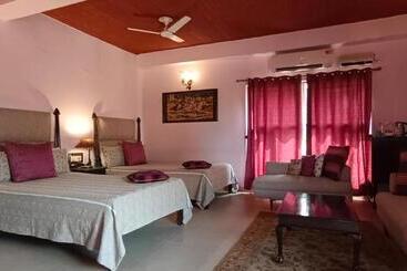 هتل Ranjit S Svaasa Amritsar