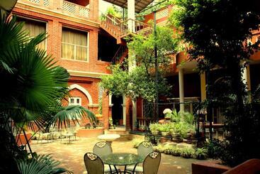 هتل Ranjit S Svaasa Amritsar