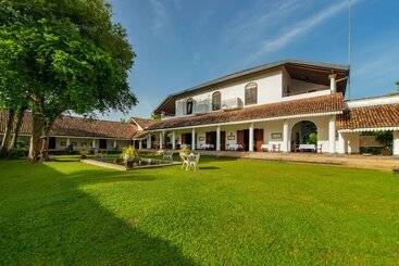 هتل Tamarind Hill By Asia Leisure