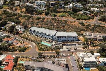 هتل The Crystal Apartments