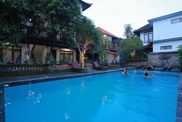 هتل Warsa S Garden Bungalow And Spa
