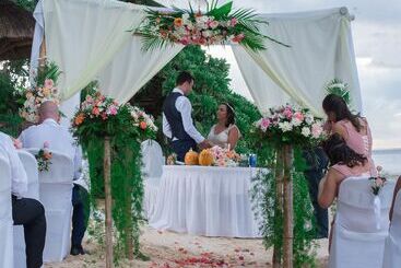 Le Cardinal Exclusive Resort