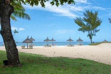 Shanti Maurice Resort & Spa