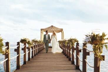 Shanti Maurice Resort & Spa