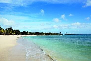Shanti Maurice Resort & Spa