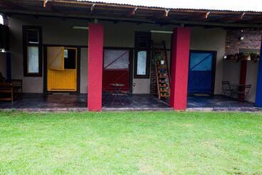 هاستل Inyameko Bnb