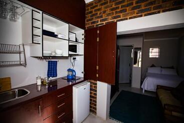 هاستل Inyameko Bnb
