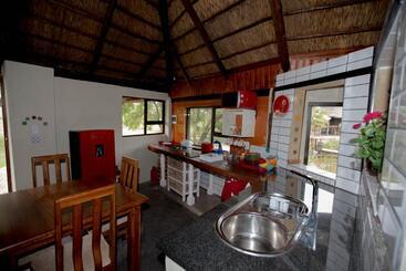 هاستل Inyameko Bnb