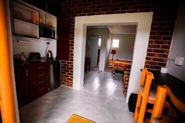 هاستل Inyameko Bnb