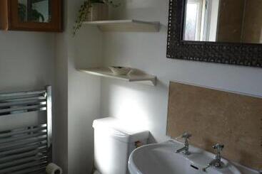 مبيت وإفطار The Farthings